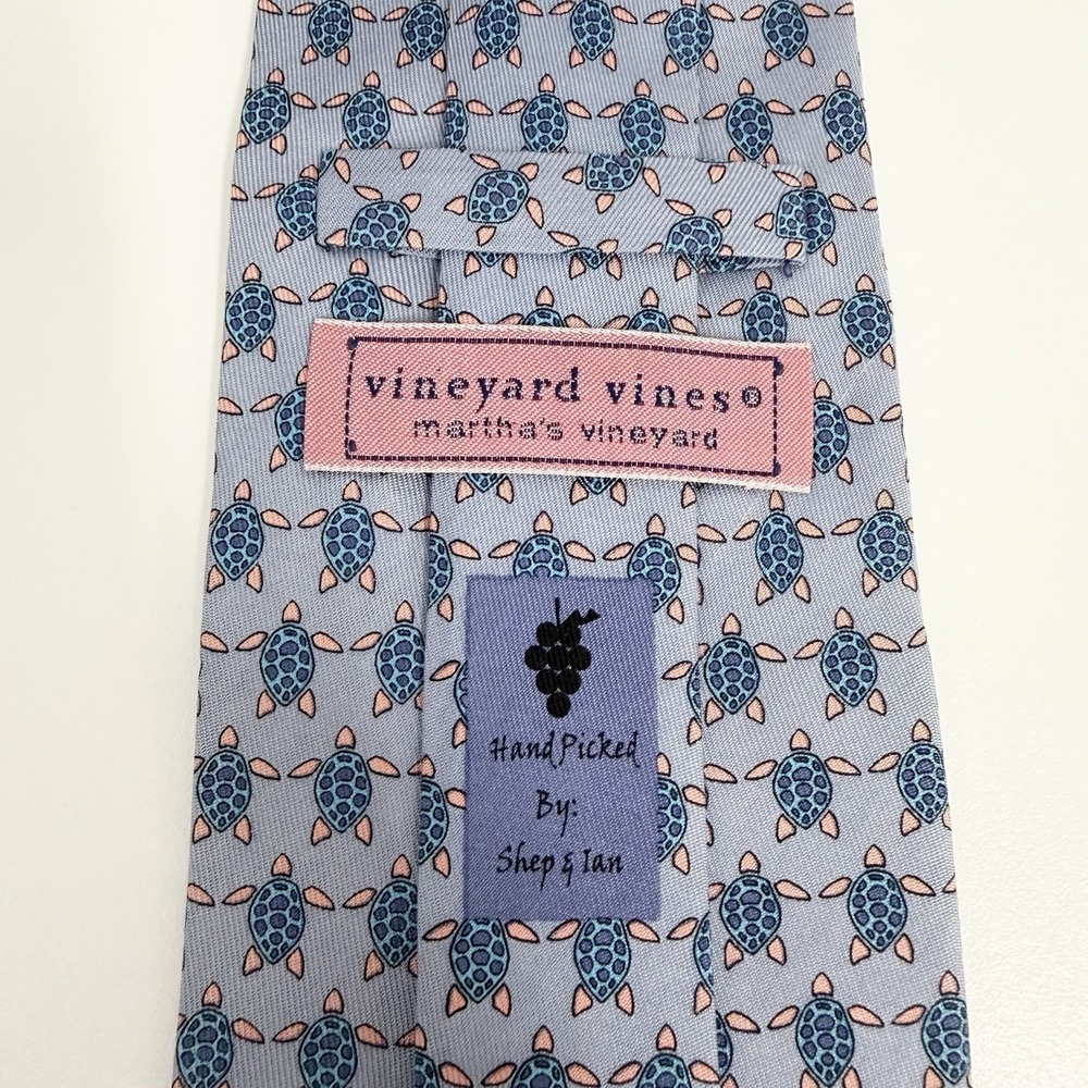 Vineyard Vines Men's Tie Turtles Light Blue Satin Silk USA 3.75" (W) 57" (L) guc